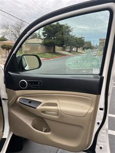 2013 Toyota Tacoma PreRunner V6   - Photo 22 - Sacramento, CA 95825