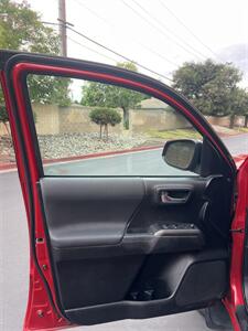 2021 Toyota Tacoma TRD Off-Road   - Photo 7 - Sacramento, CA 95825