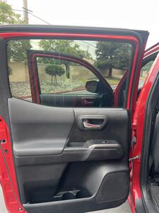 2021 Toyota Tacoma TRD Off-Road   - Photo 8 - Sacramento, CA 95825