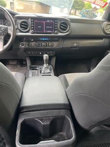 2021 Toyota Tacoma TRD Off-Road   - Photo 10 - Sacramento, CA 95825