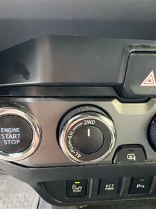 2021 Toyota Tacoma TRD Off-Road   - Photo 12 - Sacramento, CA 95825
