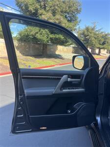 2009 Toyota Land Cruiser - Photo 13 - Sacramento, CA 95825