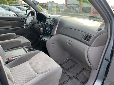 2006 Toyota Sienna LE 8 Passenger   - Photo 24 - Sacramento, CA 95825