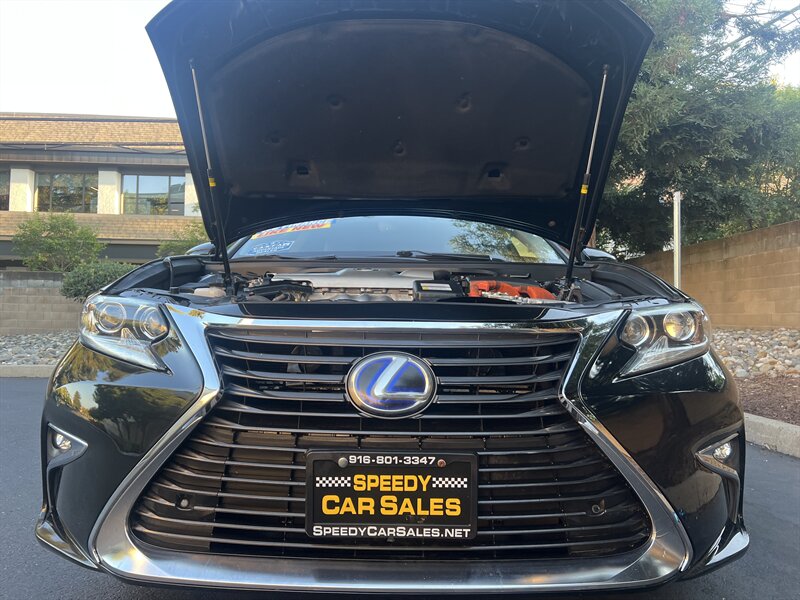 2017 Lexus ES 300h photo 31
