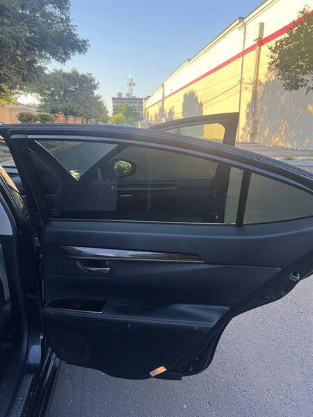 2017 Lexus ES 300h photo 27