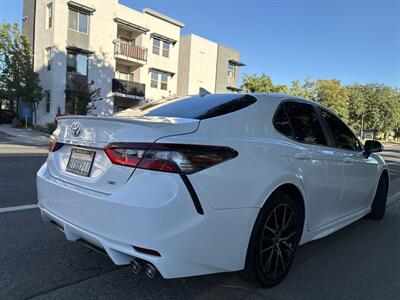 2021 Toyota Camry SE   - Photo 8 - Sacramento, CA 95825