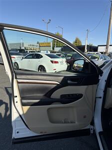 2015 Toyota Highlander Limited - Photo 9 - Sacramento, CA 95825