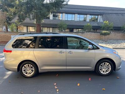 2011 Toyota Sienna XLE 8-Passenger   - Photo 10 - Sacramento, CA 95825