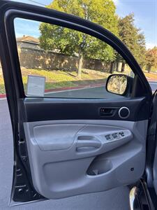2009 Toyota Tacoma PreRunner V6   - Photo 14 - Sacramento, CA 95825