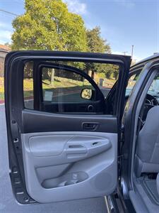 2009 Toyota Tacoma PreRunner V6   - Photo 15 - Sacramento, CA 95825