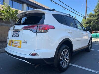 2018 Toyota RAV4 Hybrid XLE   - Photo 12 - Sacramento, CA 95825