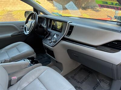 2016 Toyota Sienna XLE 8-Passenger - Photo 20 - Sacramento, CA 95825