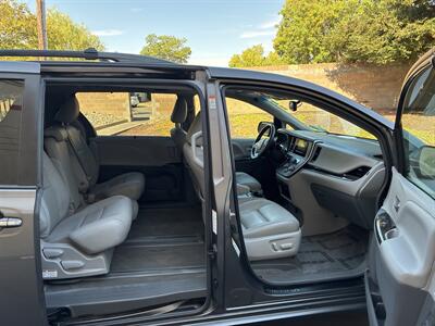 2016 Toyota Sienna XLE 8-Passenger - Photo 17 - Sacramento, CA 95825