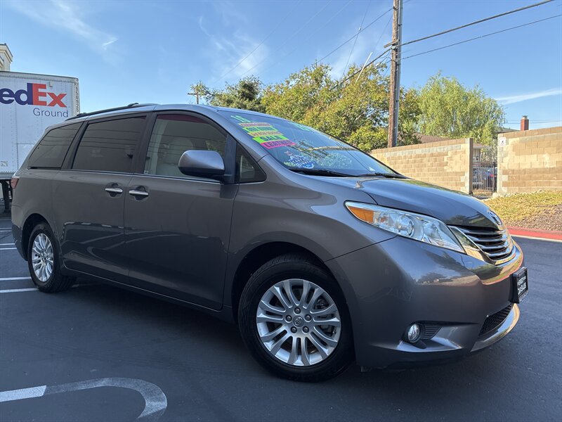 2016 Toyota Sienna XLE 8-Passenger   - Photo 1 - Sacramento, CA 95825