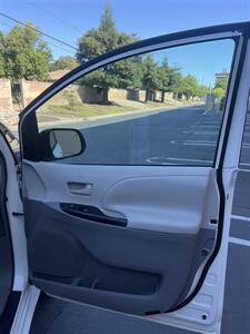 2011 Toyota Sienna LE 7-Passenger   - Photo 25 - Sacramento, CA 95825