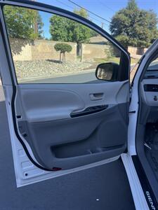 2011 Toyota Sienna LE 7-Passenger   - Photo 15 - Sacramento, CA 95825