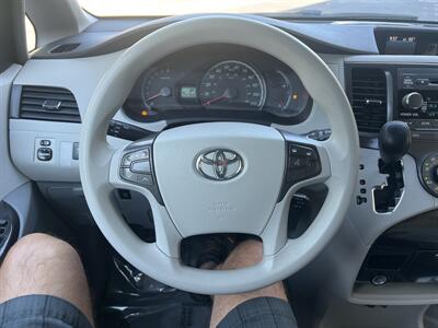 2011 Toyota Sienna LE 7-Passenger   - Photo 32 - Sacramento, CA 95825