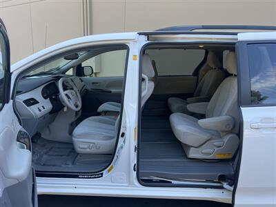 2011 Toyota Sienna LE 7-Passenger   - Photo 12 - Sacramento, CA 95825