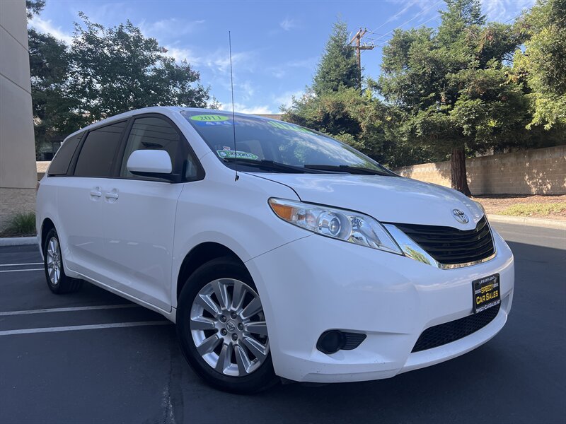 2011 Toyota Sienna LE 7-Passenger - Photo 1 - Sacramento, CA 95825