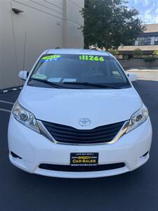2011 Toyota Sienna LE 7-Passenger   - Photo 2 - Sacramento, CA 95825