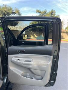 2010 Toyota Tacoma V6 - Photo 25 - Sacramento, CA 95825