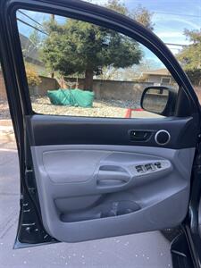 2010 Toyota Tacoma V6 - Photo 13 - Sacramento, CA 95825