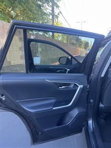 2019 Toyota RAV4 Hybrid XLE   - Photo 16 - Sacramento, CA 95825