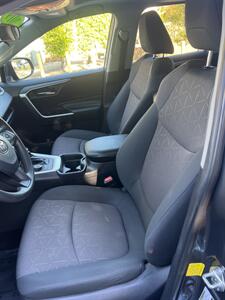 2019 Toyota RAV4 Hybrid XLE   - Photo 13 - Sacramento, CA 95825