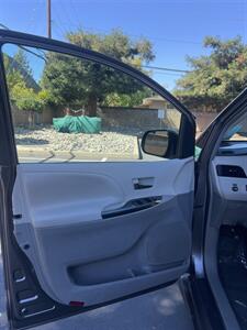 2012 Toyota Sienna SE 8-Passenger   - Photo 15 - Sacramento, CA 95825