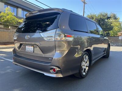 2012 Toyota Sienna SE 8-Passenger   - Photo 8 - Sacramento, CA 95825