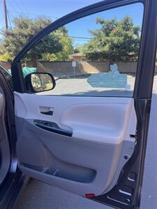 2012 Toyota Sienna SE 8-Passenger   - Photo 24 - Sacramento, CA 95825