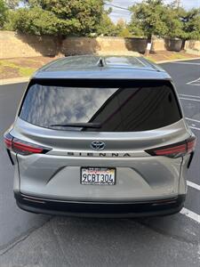 2021 Toyota Sienna LE 8-Passenger   - Photo 8 - Sacramento, CA 95825