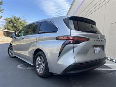2021 Toyota Sienna LE 8-Passenger   - Photo 6 - Sacramento, CA 95825