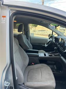 2021 Toyota Sienna LE 8-Passenger   - Photo 20 - Sacramento, CA 95825