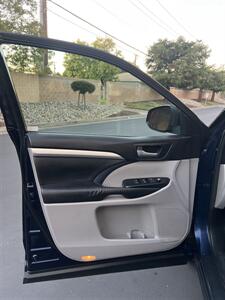 2015 Toyota Highlander XLE - Photo 11 - Sacramento, CA 95825
