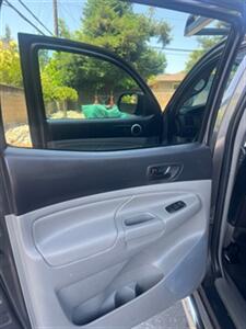 2015 Toyota Tacoma PreRunner V6   - Photo 16 - Sacramento, CA 95825