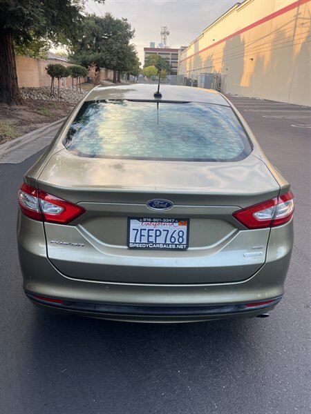 2013 Ford Fusion SE photo 5