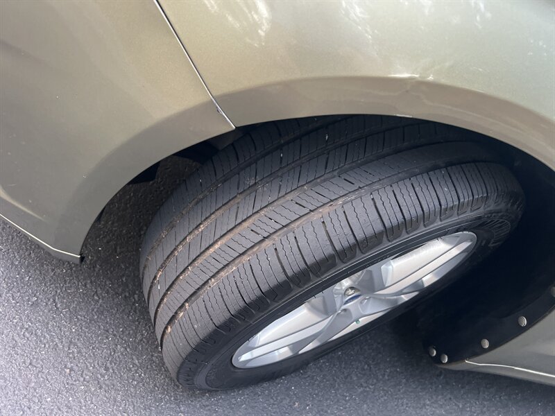 2013 Ford Fusion SE photo 27