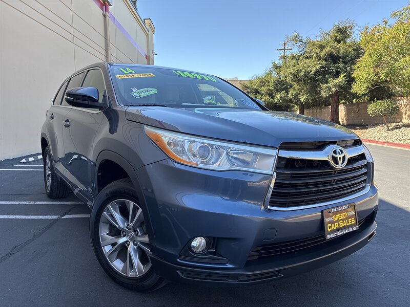 2014 Toyota Highlander LE Plus   - Photo 1 - Sacramento, CA 95825