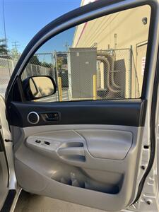 2006 Toyota Tacoma PreRunner V6 - Photo 25 - Sacramento, CA 95825