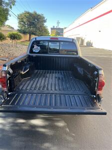 2006 Toyota Tacoma PreRunner V6 - Photo 8 - Sacramento, CA 95825