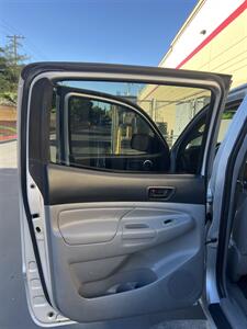 2006 Toyota Tacoma PreRunner V6 - Photo 17 - Sacramento, CA 95825
