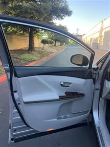 2011 Toyota Venza FWD V6 - Photo 13 - Sacramento, CA 95825