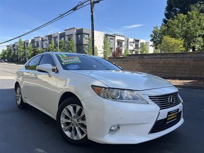2013 Lexus ES 300h Sedan