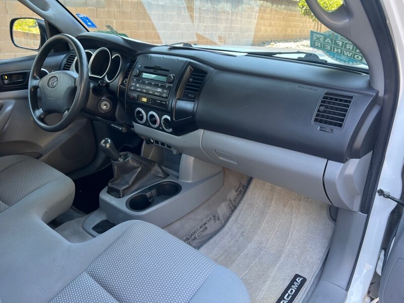 2010 Toyota Tacoma photo 9