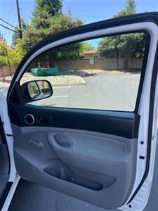 2010 Toyota Tacoma   - Photo 20 - Sacramento, CA 95825
