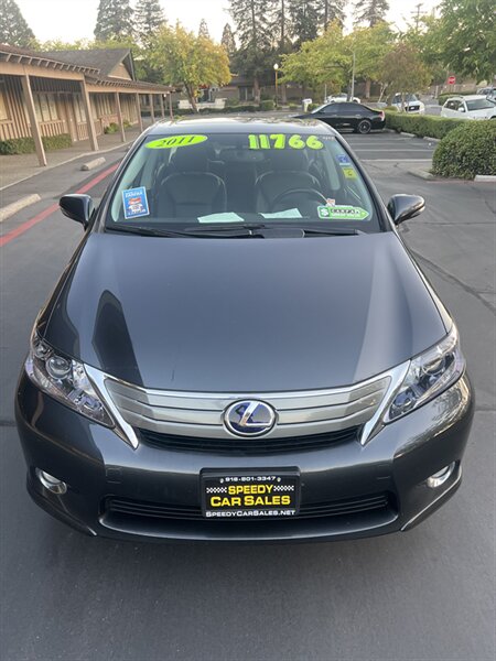 2011 Lexus HS 250h photo 3