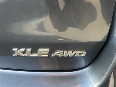 2018 Toyota Highlander XLE   - Photo 8 - Sacramento, CA 95825