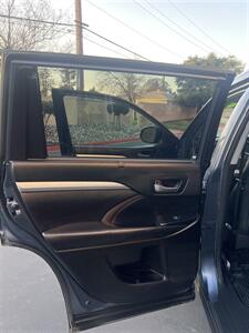 2018 Toyota Highlander XLE   - Photo 12 - Sacramento, CA 95825