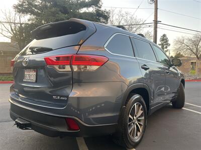 2018 Toyota Highlander XLE   - Photo 6 - Sacramento, CA 95825